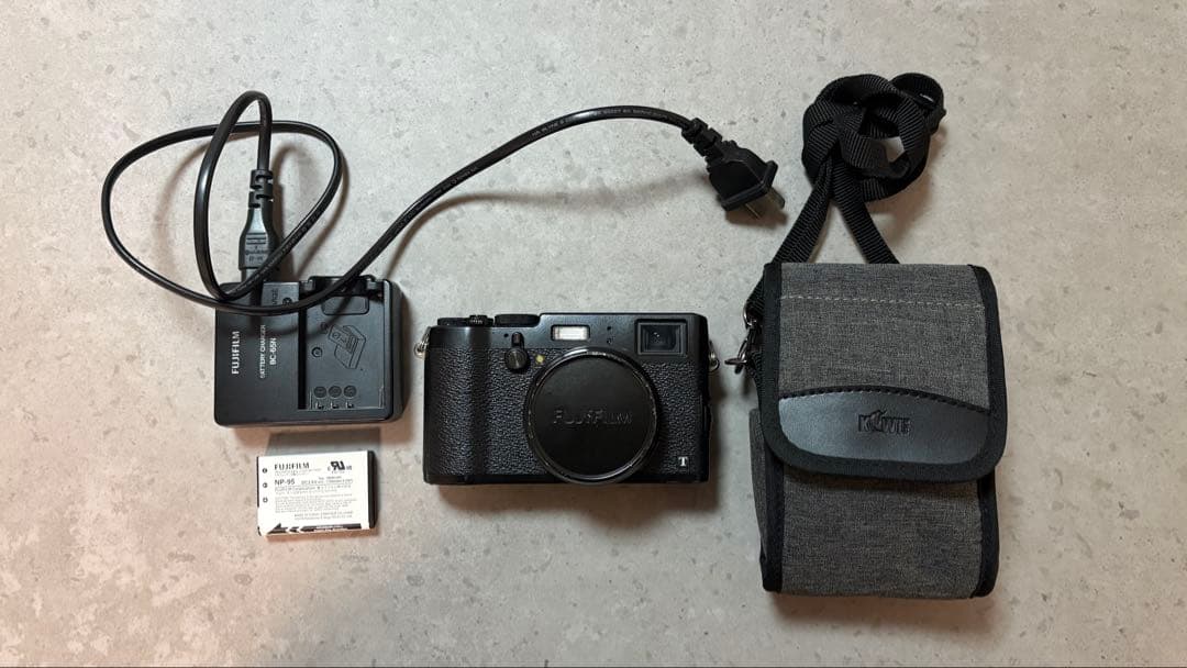 【値下げ中】Fujifilm X100T コンパクトデジタルカメラ