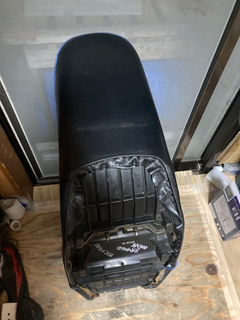 ZRX400 三段シート バイクシート 黒/青