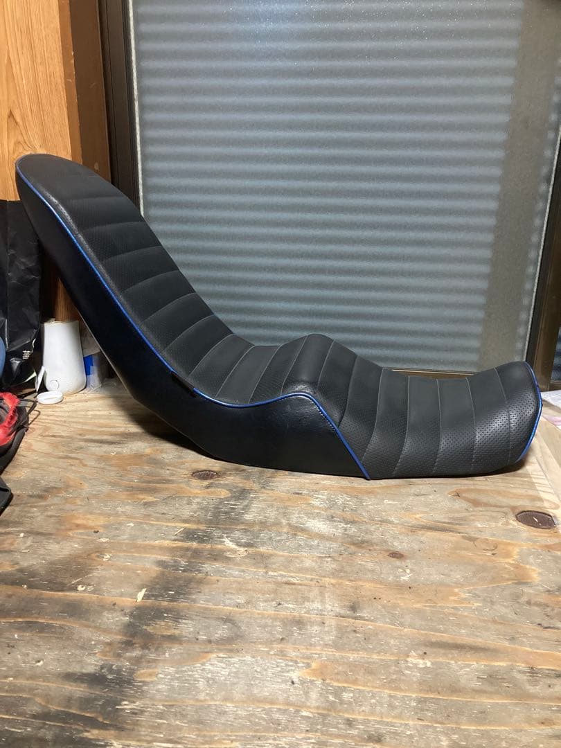 ZRX400 三段シート バイクシート 黒/青