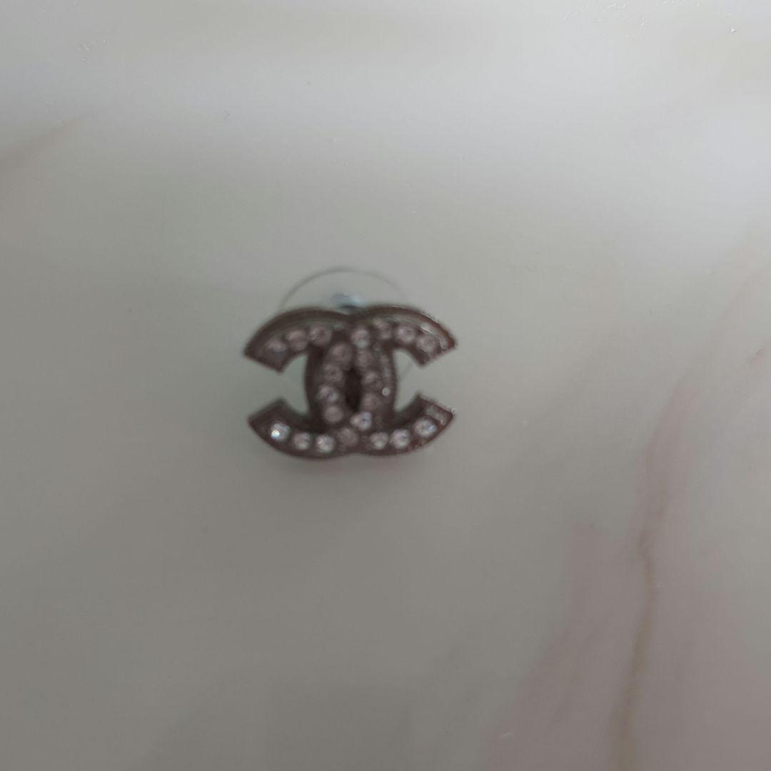 Chanel ロゴピアス 片耳用 ストーン付き　ヴィンテージ