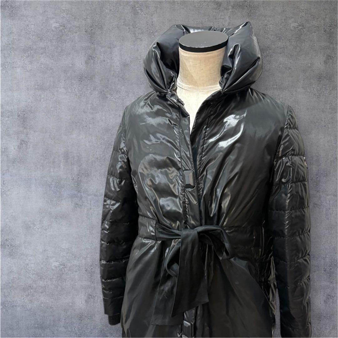 モンクレール ブラック フード付きダウンジャケット