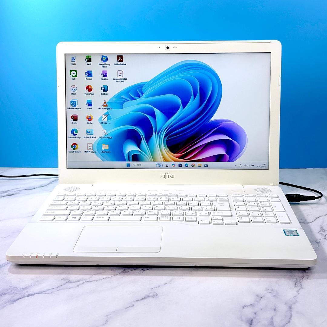 超美品☆Corei7・8GB・SSD・MSオフィス付 ホワイト ノートパソコン