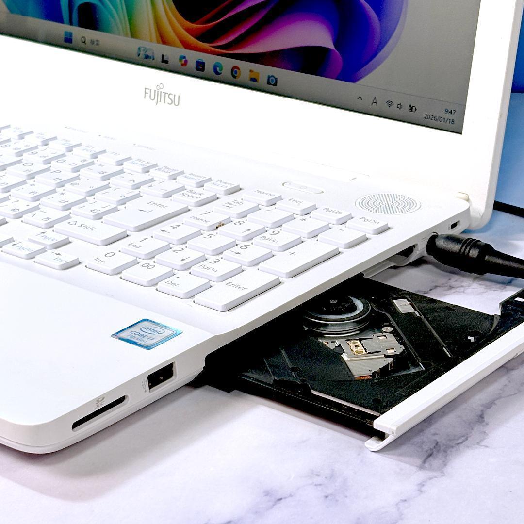 超美品☆Corei7・8GB・SSD・MSオフィス付 ホワイト ノートパソコン