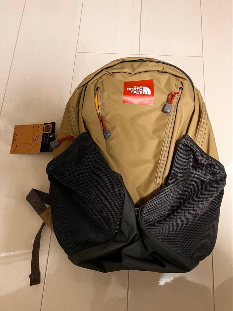 The North Face ベージュリュック 中型