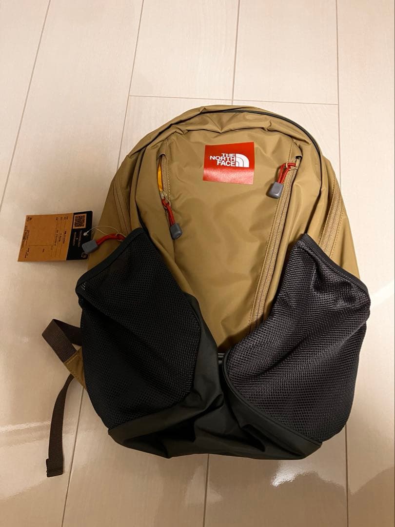 The North Face ベージュリュック 中型