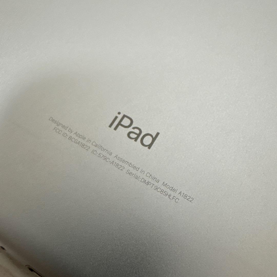 iPad 第5世代 Wi-Fiモデル 32GB シルバー