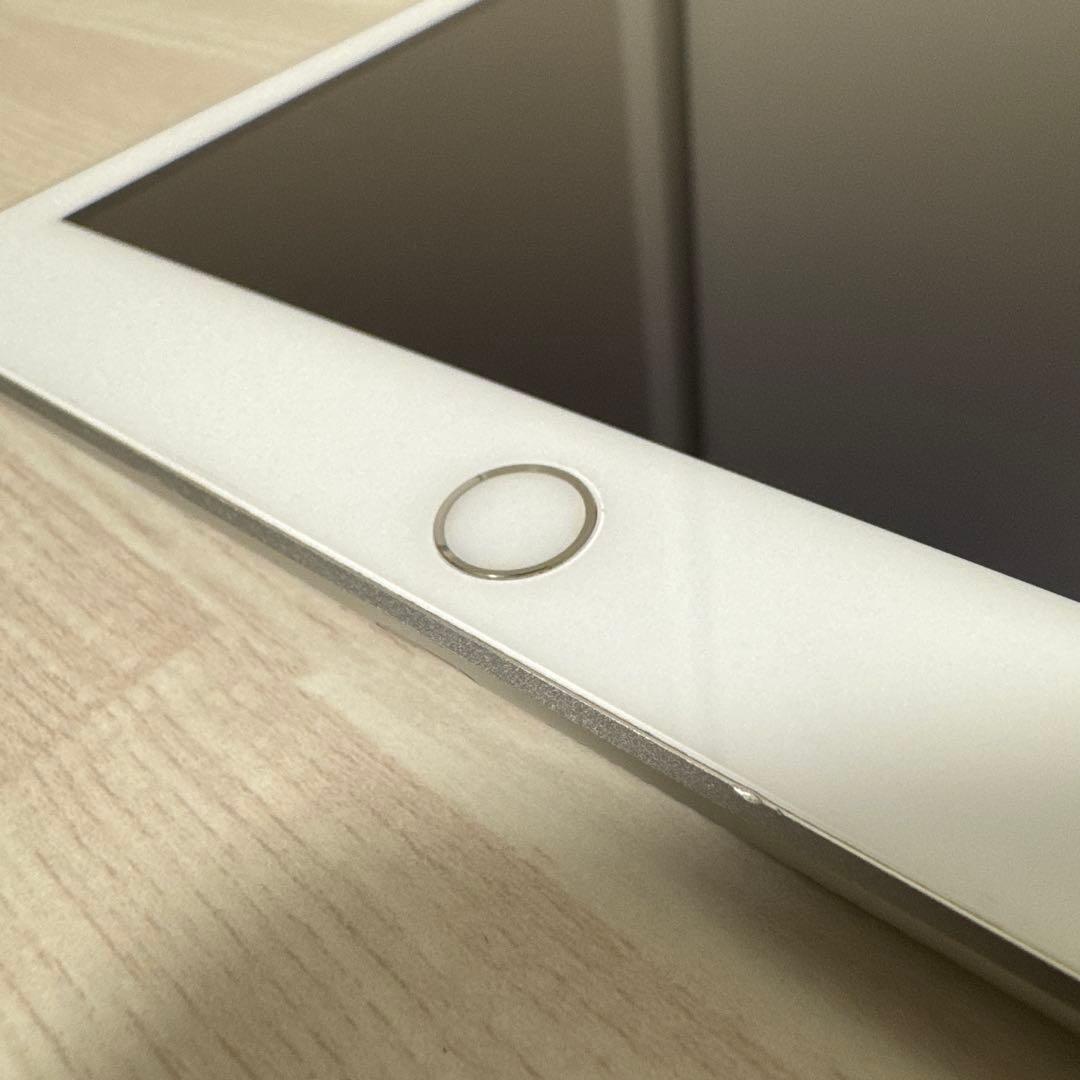 iPad 第5世代 Wi-Fiモデル 32GB シルバー