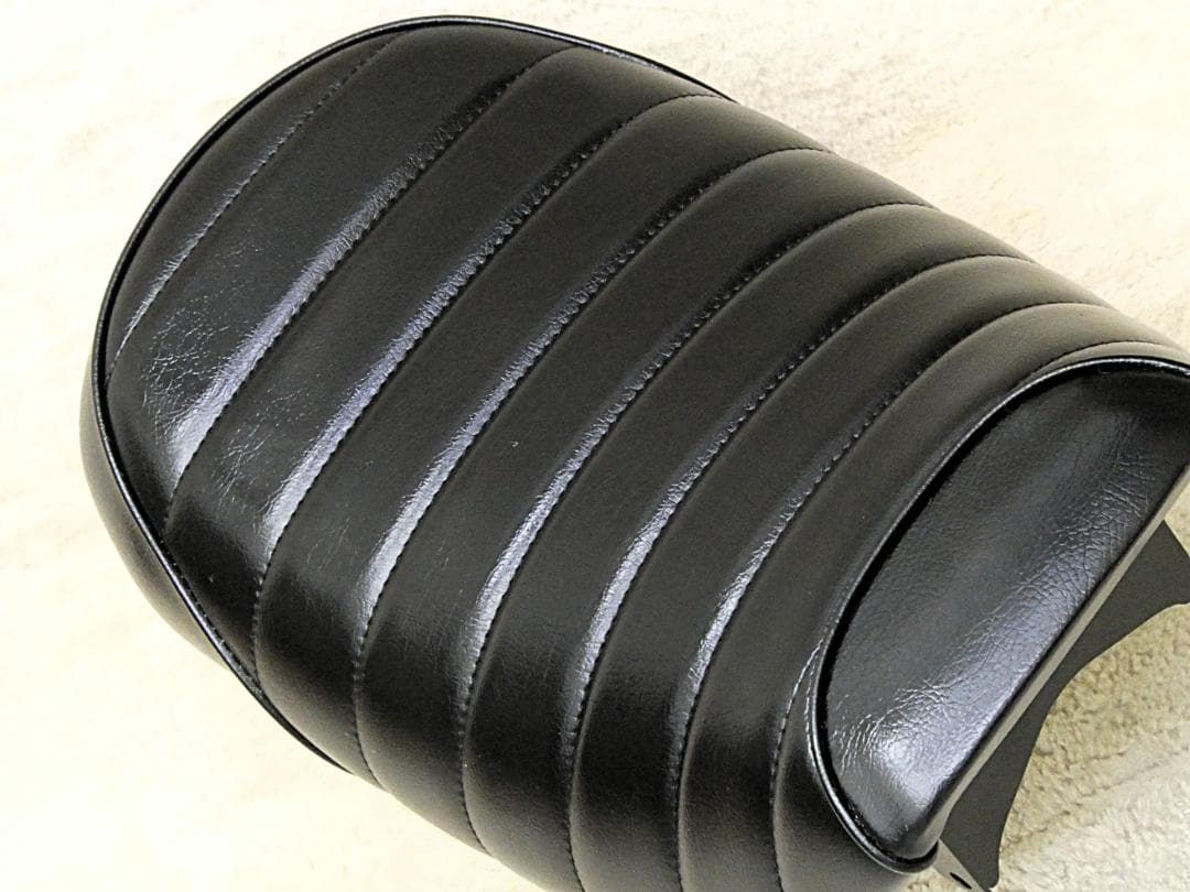 モンキー125 黒皮ボタン タックロールシート /JB02 JB03 JB05