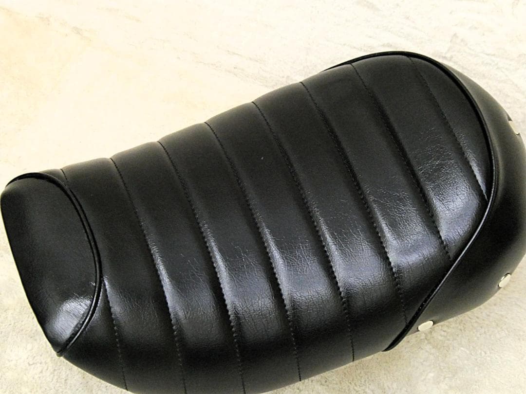 モンキー125 黒皮ボタン タックロールシート /JB02 JB03 JB05