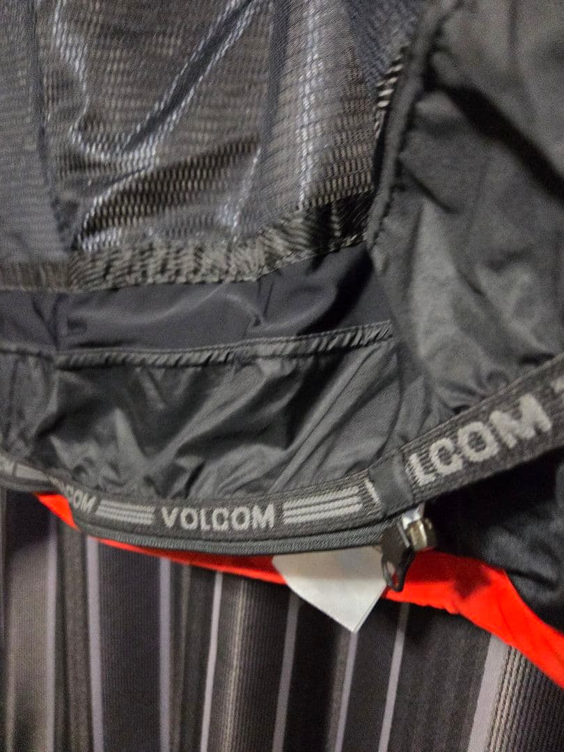 VOLCOM GORE-TEX レッド？オレンジ？　　US Lサイズ