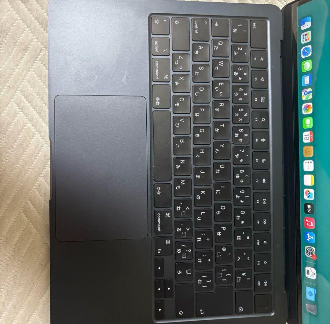 MacBook Air (M2, ミッドナイト)