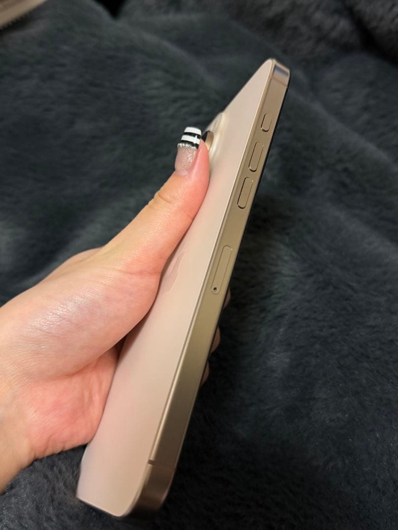 iPhone16ProMAX デザートチタニウム