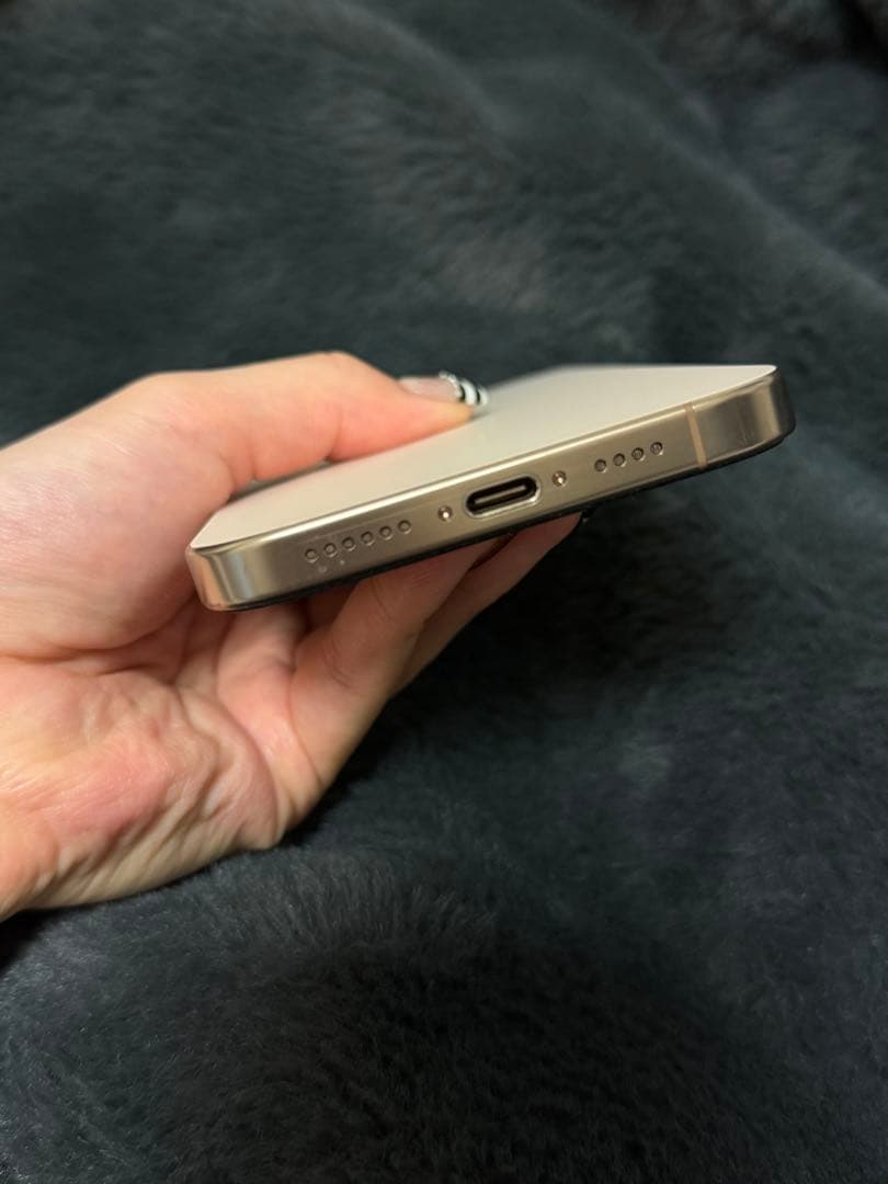 iPhone16ProMAX デザートチタニウム