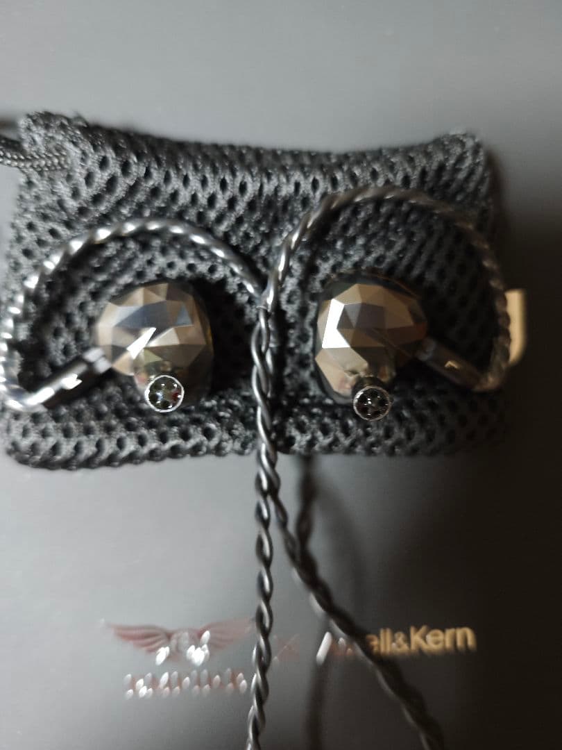 ほぼ未使用品 Astell&Kern　Empire Ears　Novus