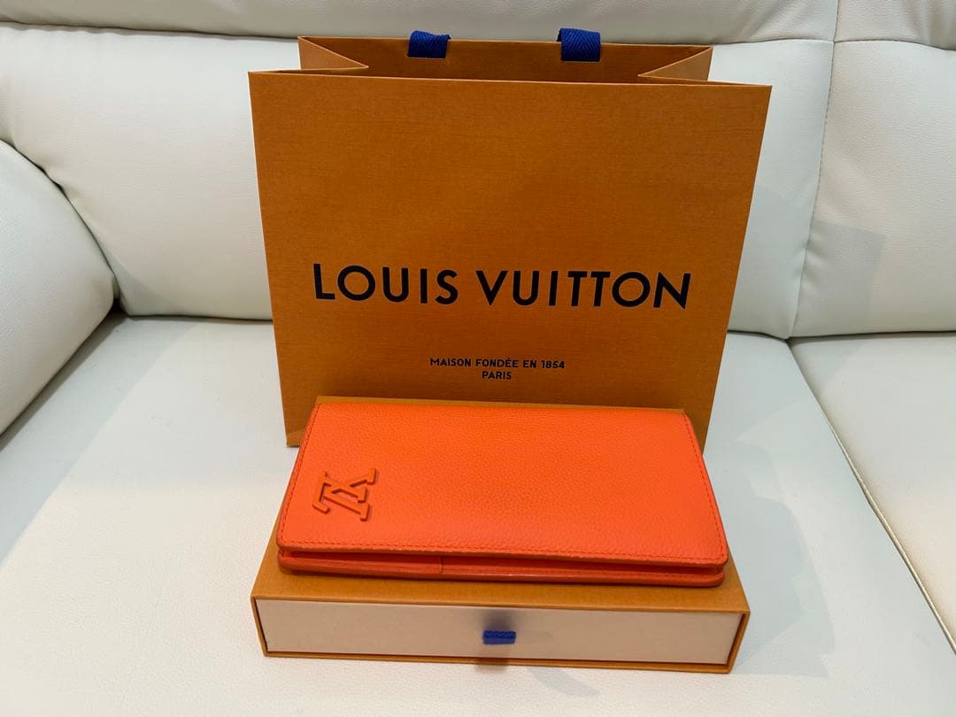 LOUIS VUITTON オレンジ 長財布