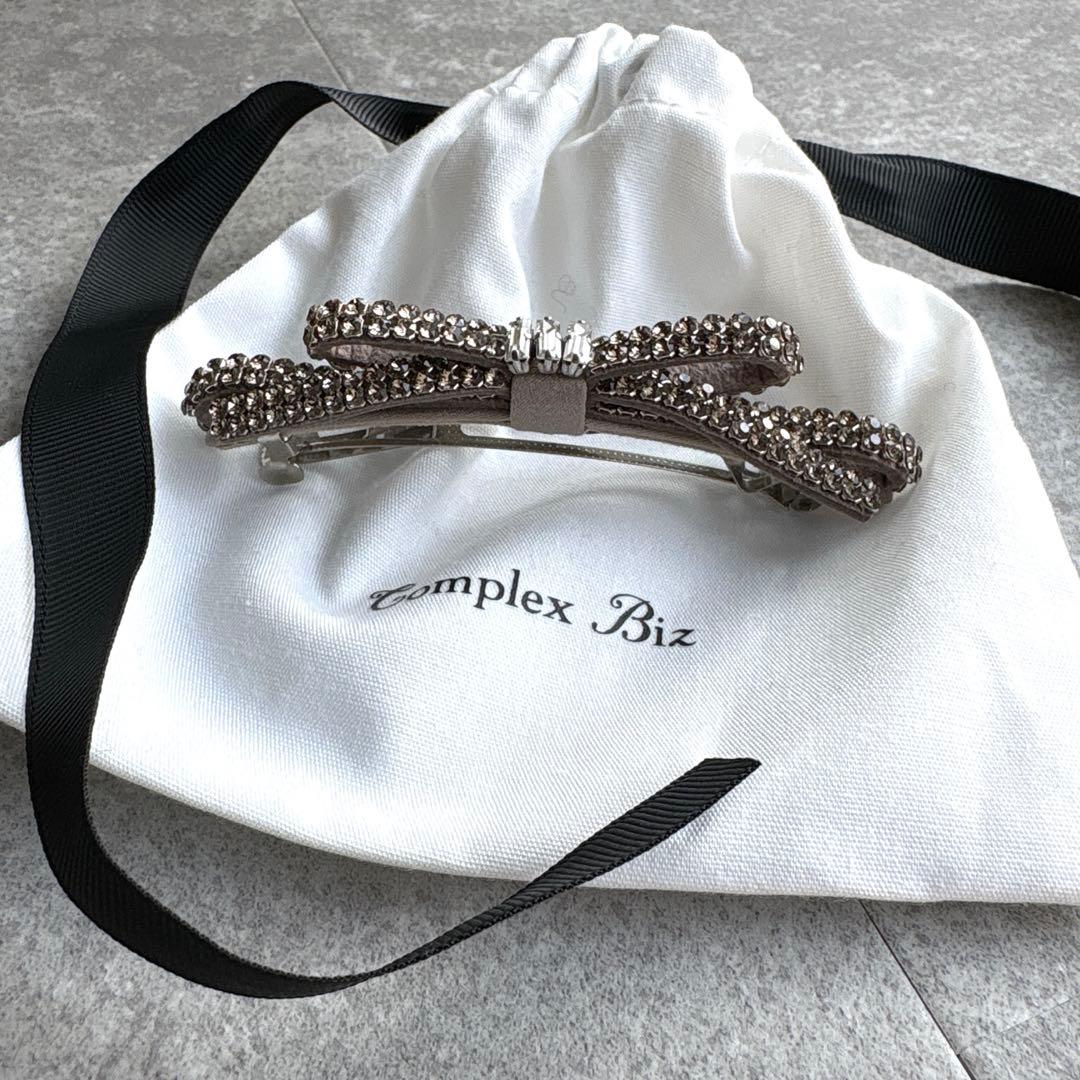 コンプレックスビズ　リボン　バレッタ　極美品 スワロフスキー　ホワイト