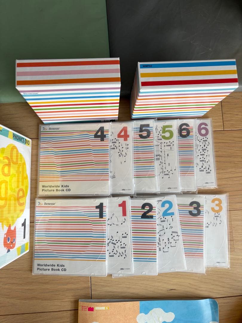 ワールドワイドキッズ　フォニックス付き　【美品多数】