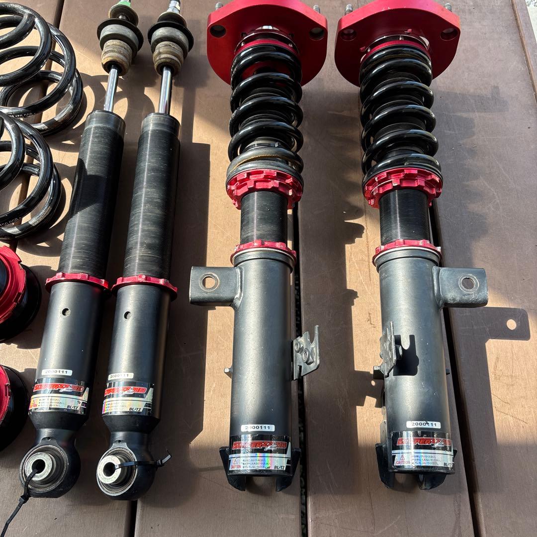 トヨタ　ノア　ヴォクシー　80系　BLITZ DAMPER ZZ-R 車高調