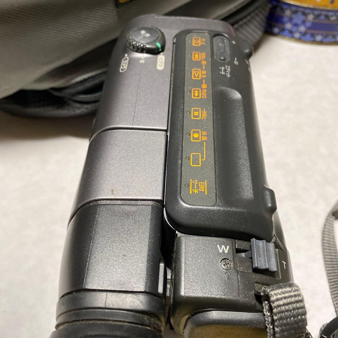 SONY VideoHi8 Handycam CCD-TR3 ④