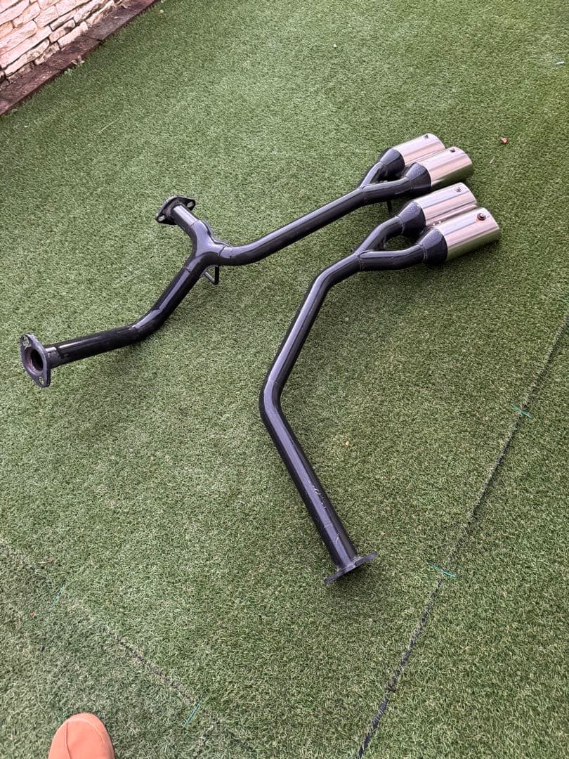 30プリウス　爆音皇帝４本出しマフラー