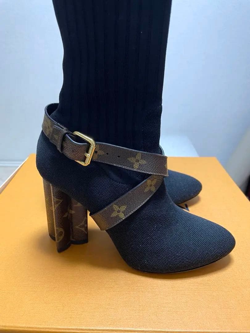 み*ー様 ルイヴィトン ブーツ37 1/2