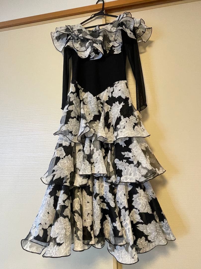 社交ダンス用黒白花柄ドレス