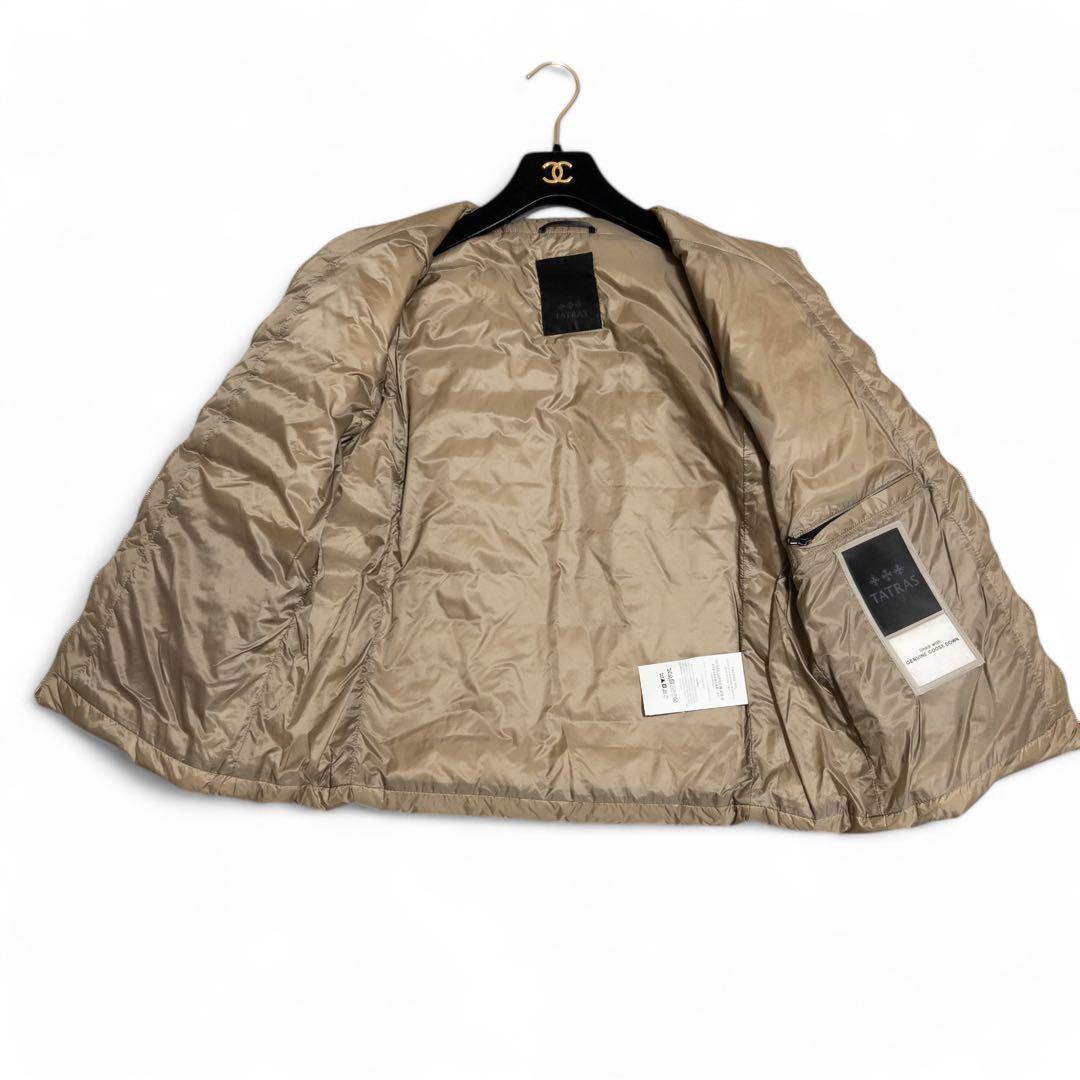 スマイル様タトラス ノーカラーダウンジャケット ライトブラウン 03
