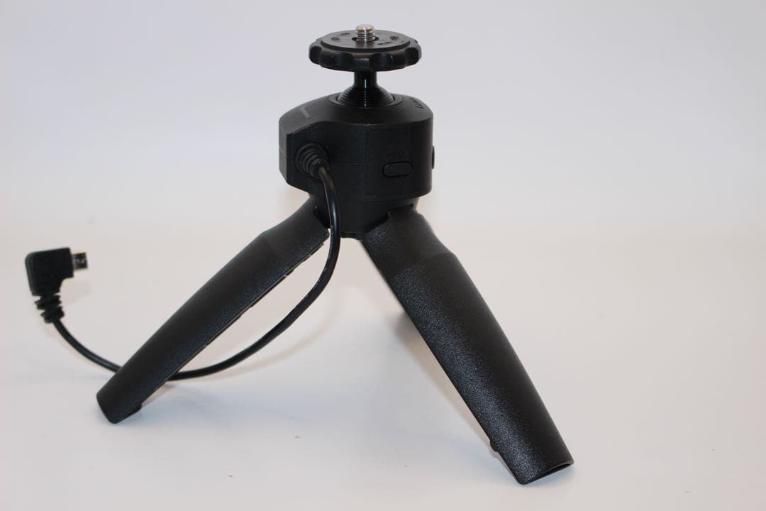 ★ショット数739回未使用級★LUMIX DC-G100 ボディ　グリップ付き