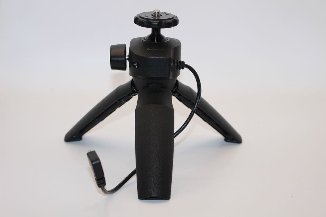 ★ショット数739回未使用級★LUMIX DC-G100 ボディ　グリップ付き