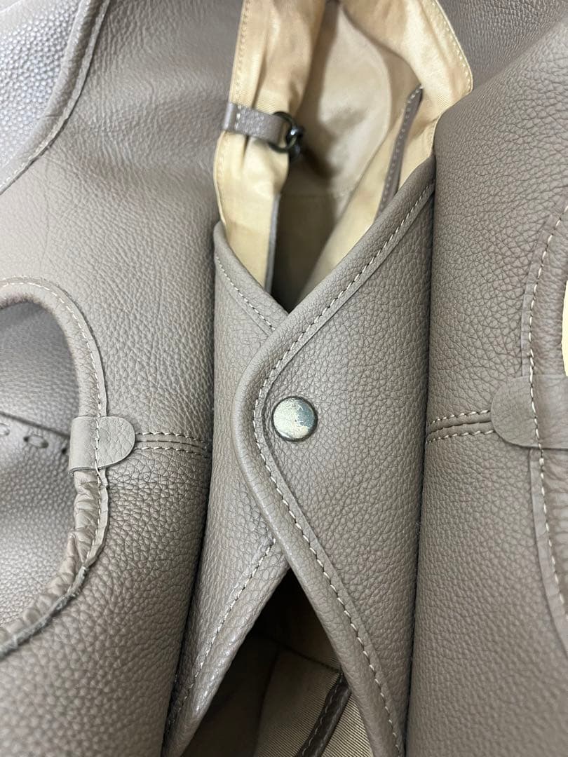 Magnu マヌー トートバッグ 大容量 グレー 革 レザー