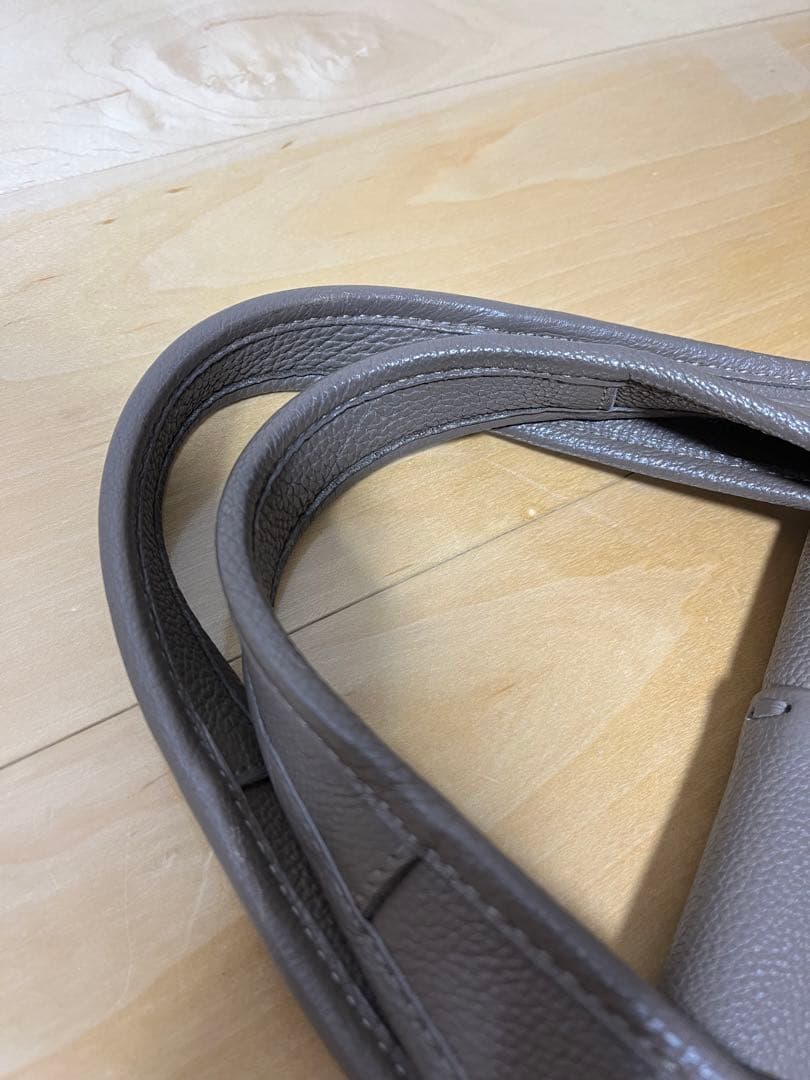 Magnu マヌー トートバッグ 大容量 グレー 革 レザー