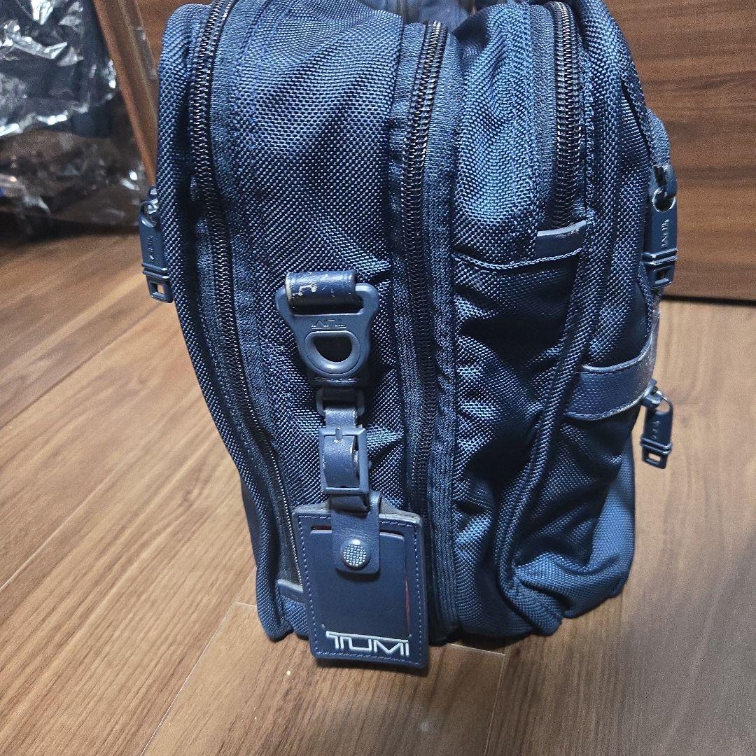 TUMI アルファ　エクスパンダブルブリーフ　ネイビー