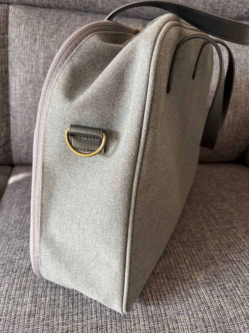 「憧れを連れていく」スーツケースみたいに使えるボストンバッグ　/ チャコール