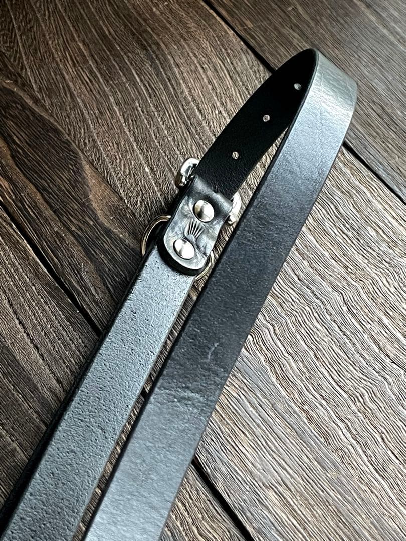 スタッズナローロングベルト　シルバーピラミッド　ミッスーリHTC CALEE