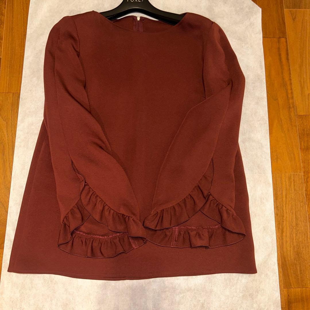 フォクシーニューヨーク　バーガンディ　フリル袖　ブラウス