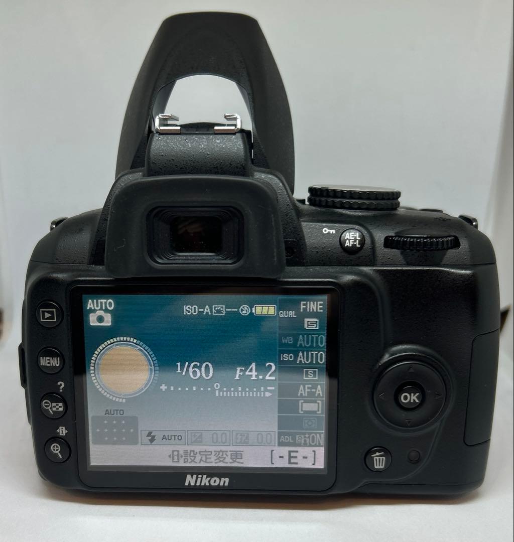 【美品】Nikon ニコン　D3000 デジタルカメラ ショット数　1857回