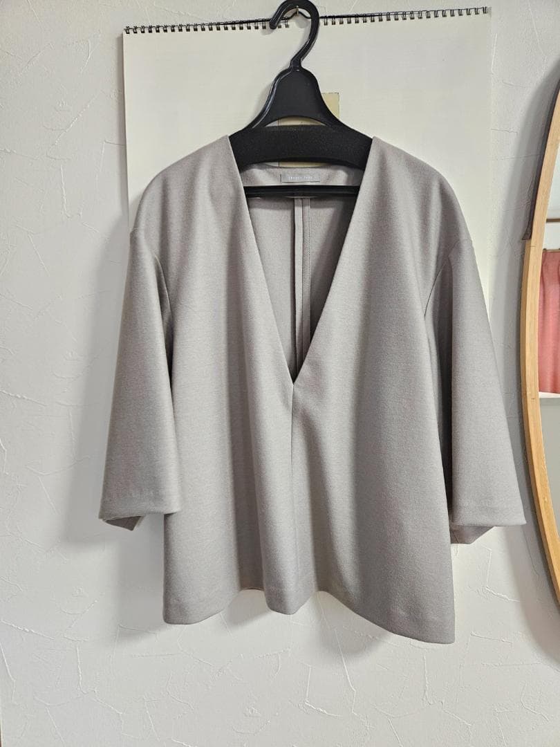◆theory luxe 24AW 【未使用】Vネックトップス 3,5万 秋準備