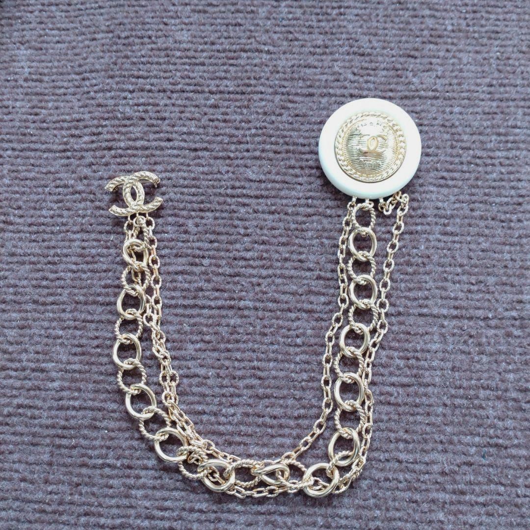 Mari／CHANEL ゴールド ブローチ チェーン付き
