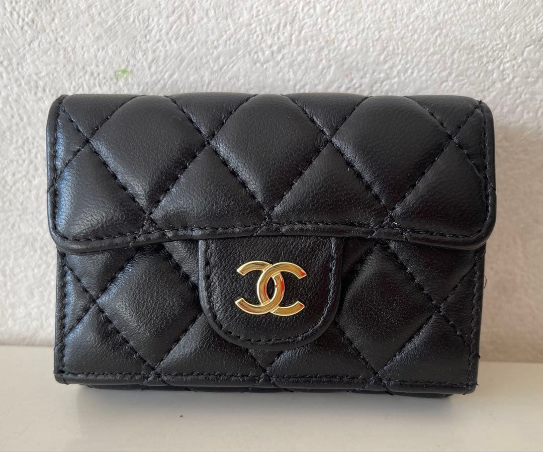 未使用 CHANEL ブラック 三つ折り財布