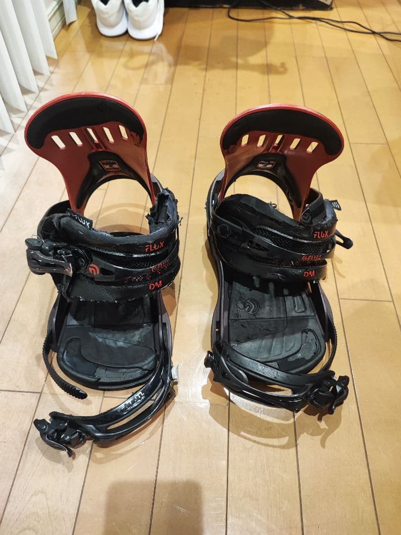 flux DM スノーボードビンディング ブラック/レッド