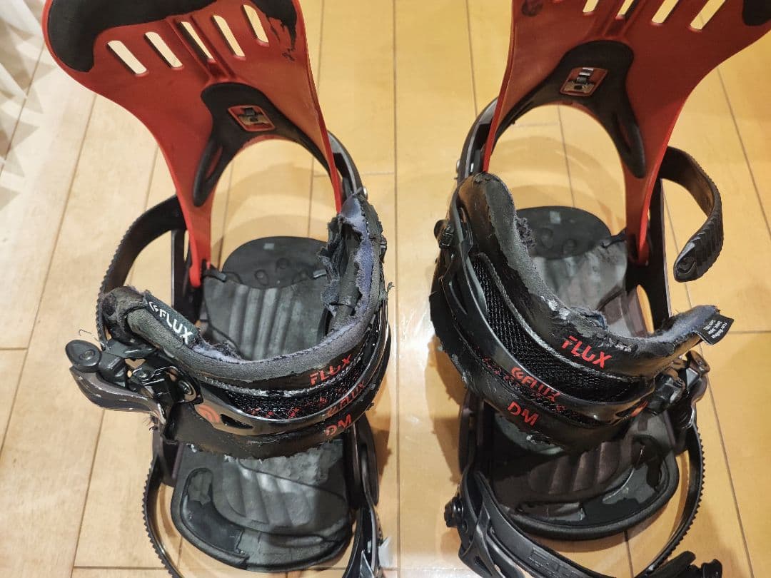 flux DM スノーボードビンディング ブラック/レッド