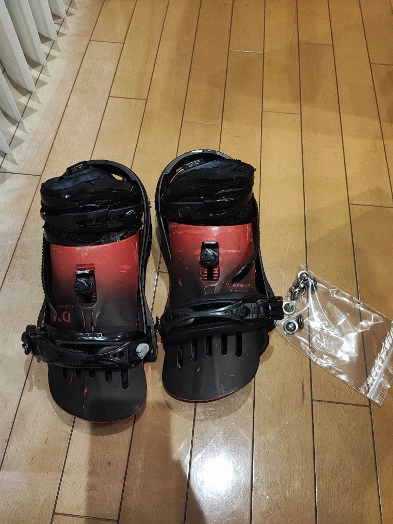 flux DM スノーボードビンディング ブラック/レッド