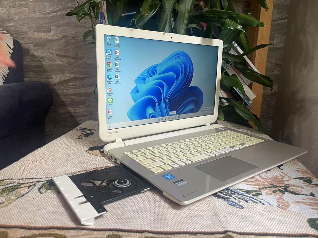 東芝 dynabook 15.6型 ノートPC Windows11