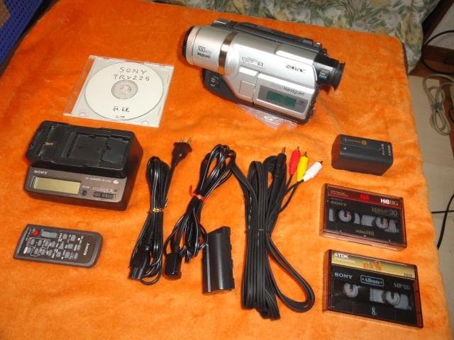 動作品◆SONY ＴＲＶ２２５　Digital８　美品　付属品１１点