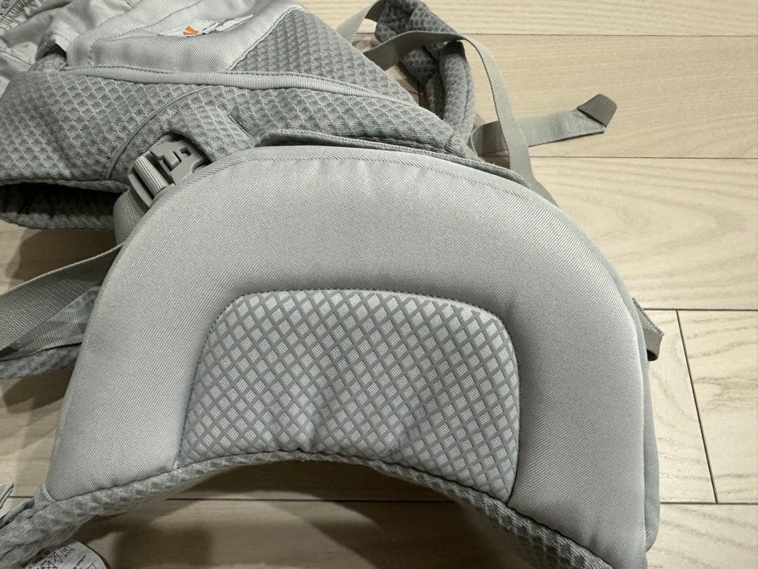 【美品】　エルゴAlta 抱っこ紐　パールグレー