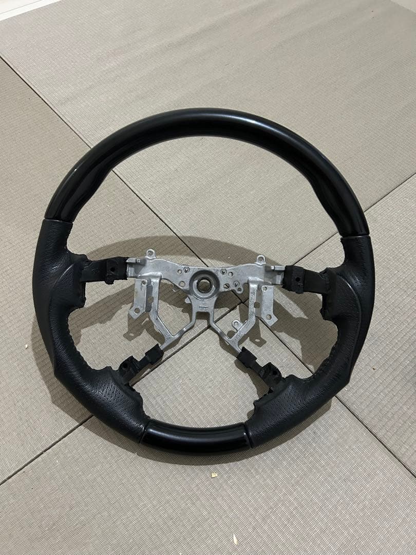 ハイエースピアノブラック