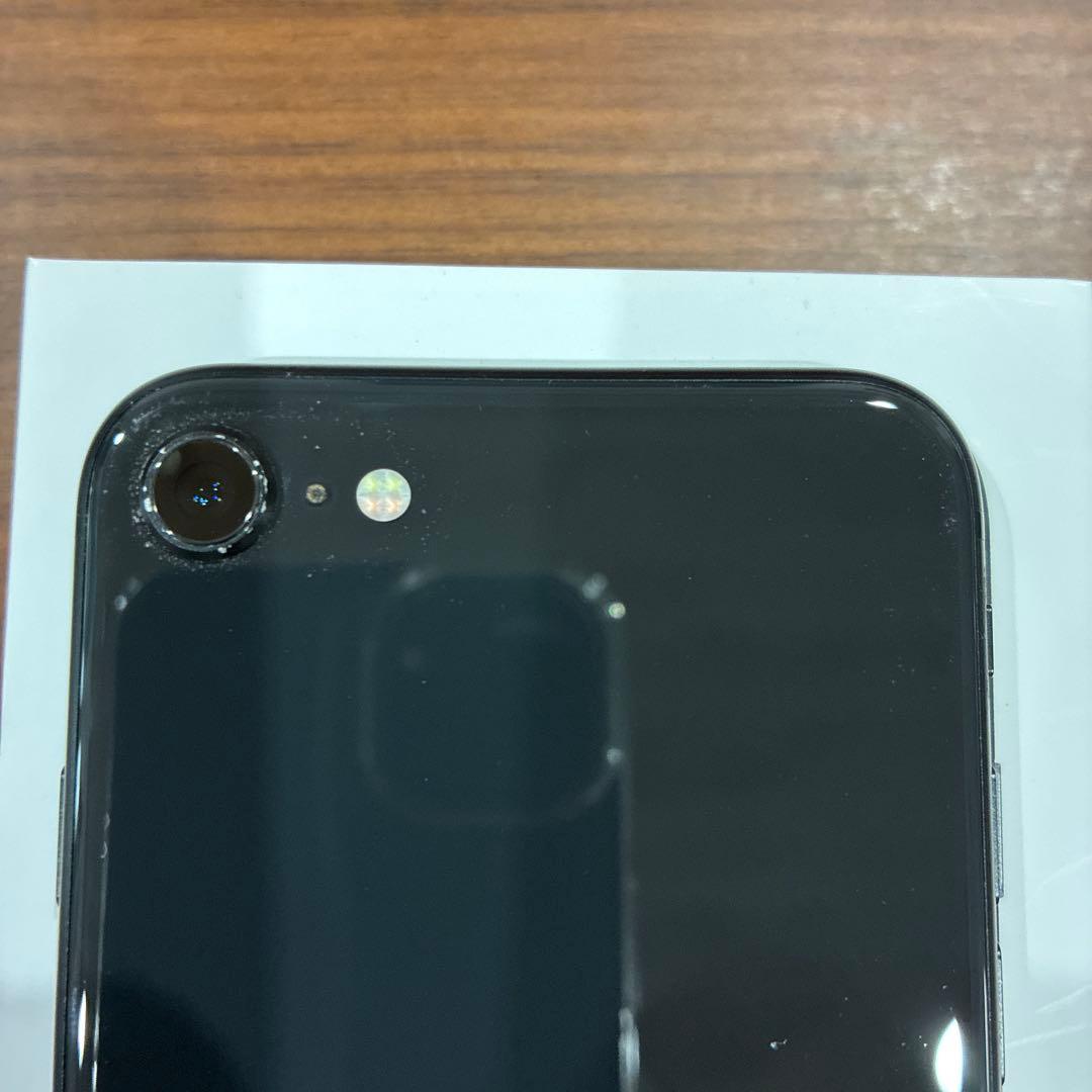 Apple iPhone SE 第二世代　ブラック 本体　64GB
