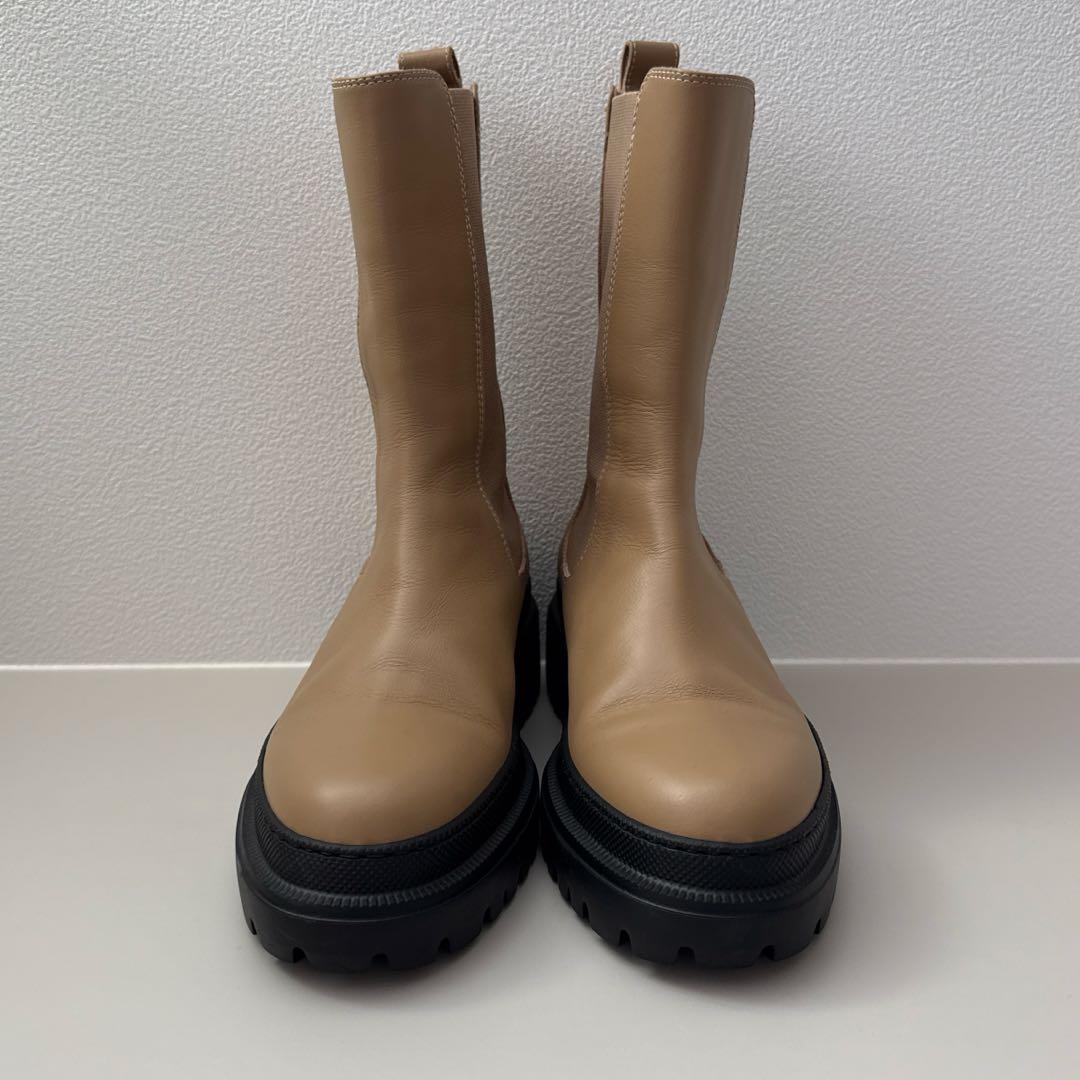 トゥモローランド　23cmサイドゴアブーツ　春ブーツ　靴　レザー　女優　ベージュ
