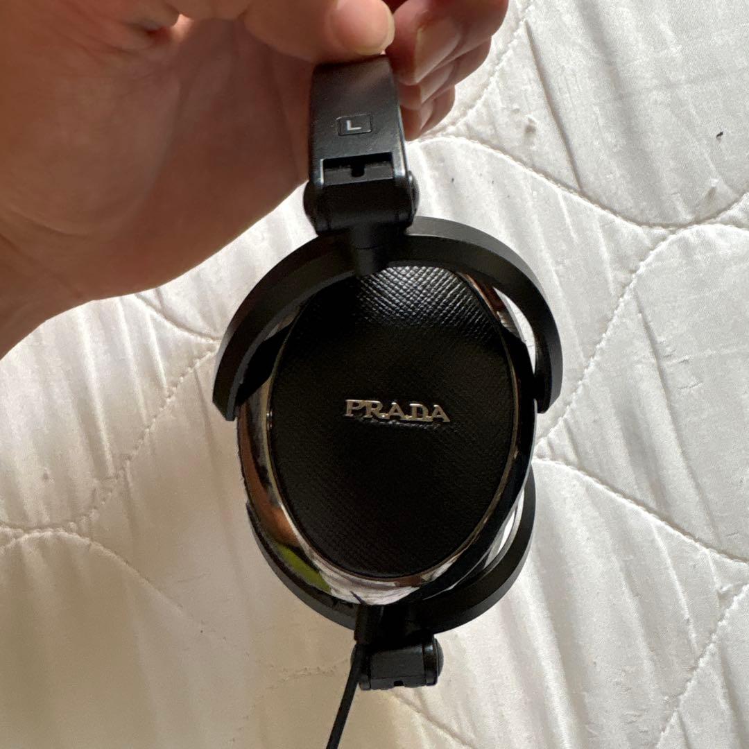 Pradaヘッドホン