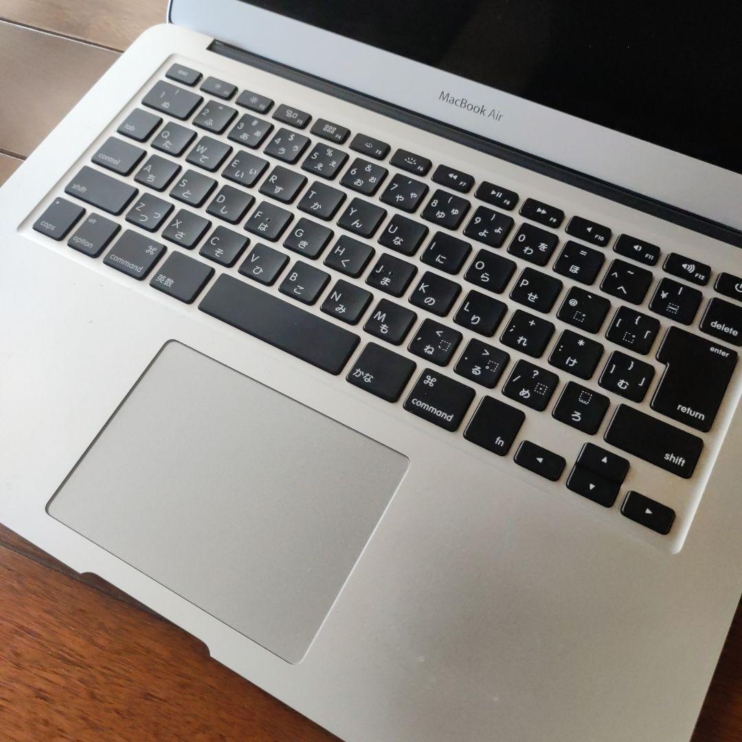 Apple MacBook Air 2017 256G 充放電回数9回